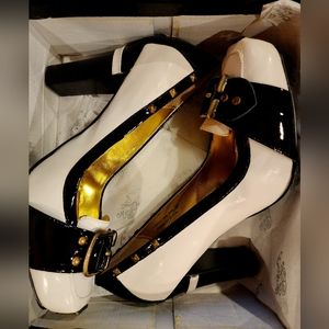 NAUGHTY MONKEY NIB Size 10 White Walk the Talk Heels